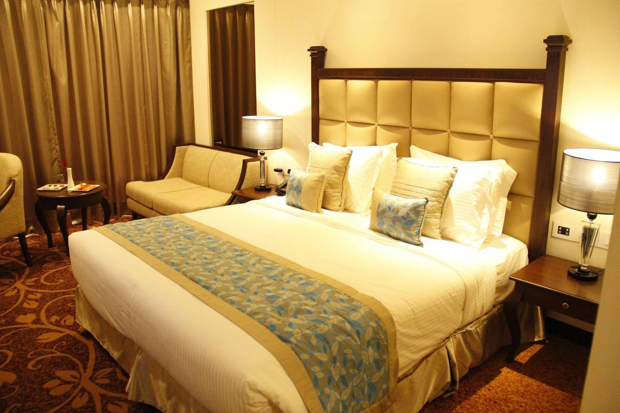 Country Inn & Suites By Radisson, Bathinda Dış mekan fotoğraf